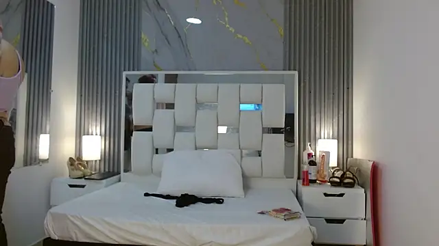 VanessaHard as online show from September 23, 2025, 7:32 pm