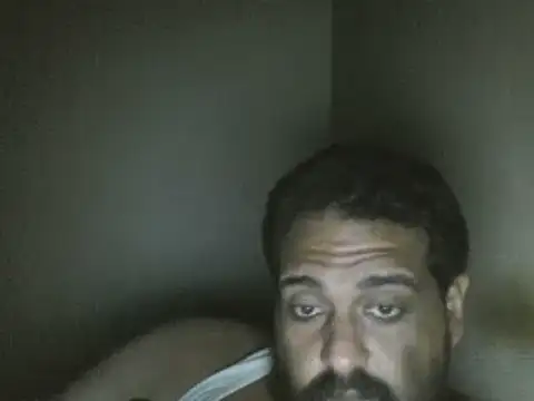 Snapshot of elpoop7305 chatting on May 4, 2026, 6:33 pm elpoop7305 online show from May 4, 2026, 6:33 pm