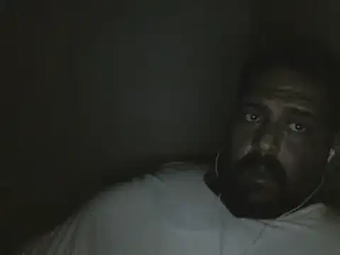 Snapshot of elpoop7305 chatting on December 19, 2025, 5:10 am elpoop7305 online show from December 19, 2025, 5:10 am