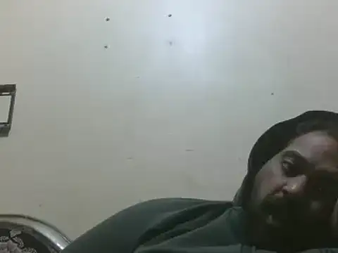 Snapshot of elpoop7305 chatting on January 6, 2026, 9:52 pm elpoop7305 online show from January 6, 2026, 9:52 pm