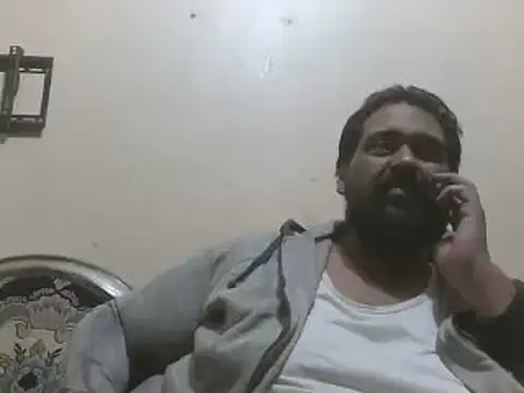 Snapshot of elpoop7305 chatting on January 18, 2026, 10:40 am elpoop7305 online show from January 18, 2026, 10:40 am