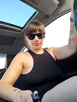 Snapshot of LilStrange4LilChange chatting on April 8, 2026, 1:51 am LilStrange4LilChange online show from April 8, 2026, 1:51 am