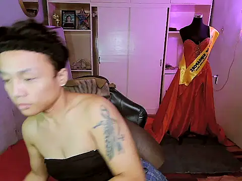 YourNikkieXxx online show from October 26, 2025, 6:36 am