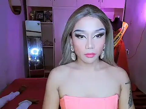 YourNikkieXxx online show from October 23, 2025, 1:21 pm