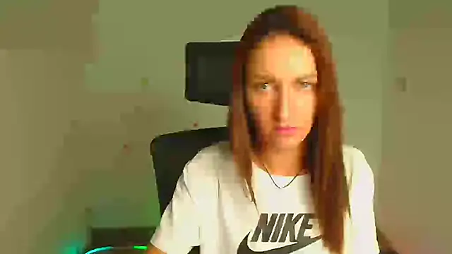 Snapshot of Aurora_Loveu chatting on September 14, 2025, 1:33 pm Aurora Loveu online show from September 14, 2025, 1:33 pm