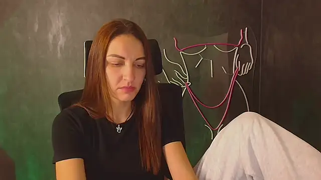 Snapshot of Aurora_Loveu chatting on October 8, 2025, 9:37 pm Aurora Loveu online show from October 8, 2025, 9:37 pm