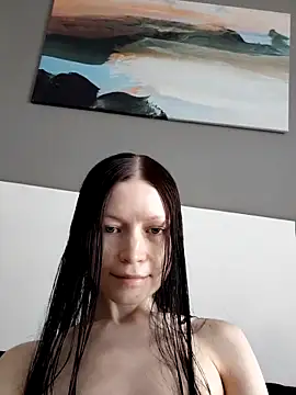 Snapshot of DragonFoxie chatting on June 6, 2026, 7:46 am DragonFoxie online show from June 6, 2026, 7:46 am