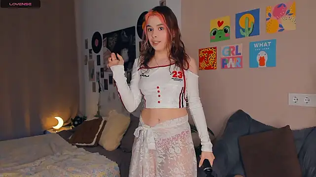 Snapshot of VedaSchulz chatting on February 5, 2026, 7:32 pm VedaSchulz online show from February 5, 2026, 7:32 pm