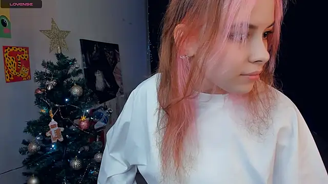 Snapshot of VedaSchulz chatting on December 20, 2025, 6:55 pm VedaSchulz online show from December 20, 2025, 6:55 pm