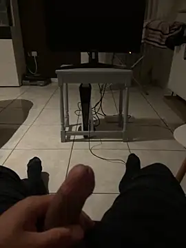 Snapshot of geilheit12 chatting on October 19, 2025, 12:24 am geilheit12 online show from October 19, 2025, 12:24 am