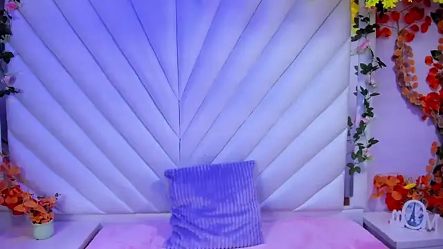  Luna Bennett online show from October 21, 2025, 12:59 pm