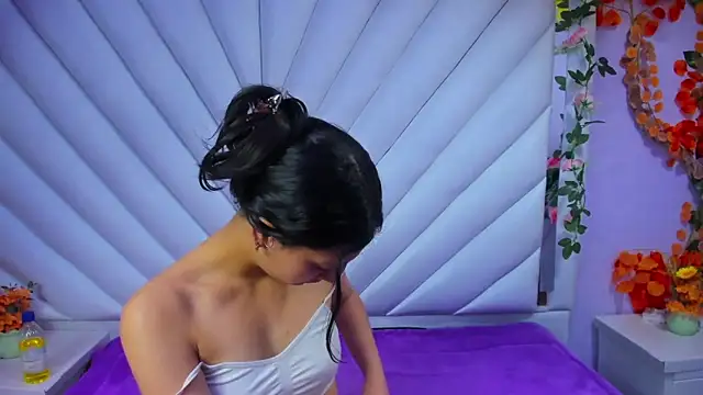  Luna Bennett online show from October 30, 2025, 12:47 pm