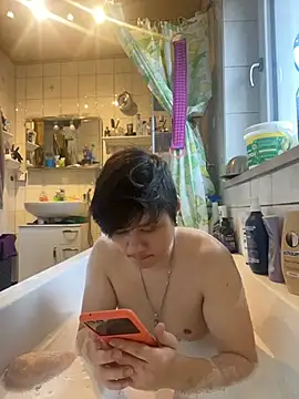 Kingpowerlittel online show from February 9, 2026, 2:48 pm