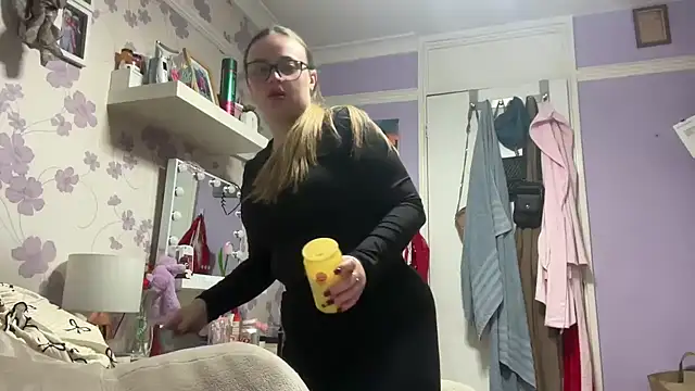 SexySashaxox online show from February 2, 2026, 3:55 pm