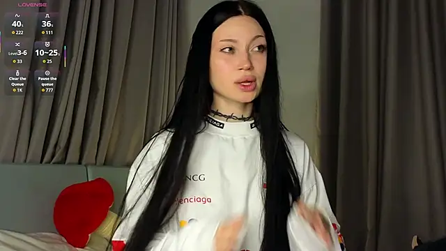 Alice 1n Wonderland  online show from November 5, 2025, 6:11 pm