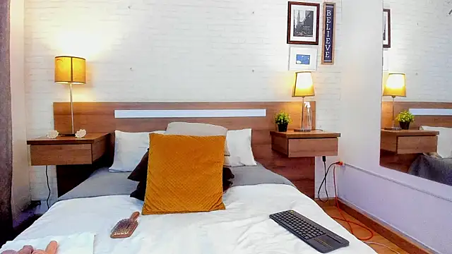 Snapshot of JenniferAuriston chatting on November 9, 2025, 10:36 pm JenniferAuriston online show from November 9, 2025, 10:36 pm