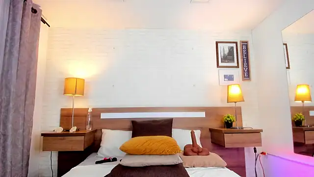 JenniferAuriston online show from January 12, 2026, 8:36 pm