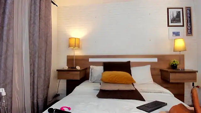 JenniferAuriston online show from February 13, 2026, 10:32 pm