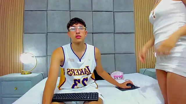 Snapshot of ChanellandMax chatting on November 4, 2025, 12:53 pm ChanellandMax online show from November 4, 2025, 12:53 pm