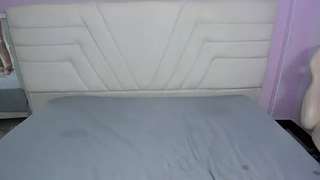 fressittalove01 online show from March 21, 2026, 1:37 pm