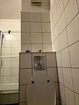 Snapshot of DreamThickCouple chatting on November 5, 2025, 10:35 pm DreamThickCouple online show from November 5, 2025, 10:35 pm