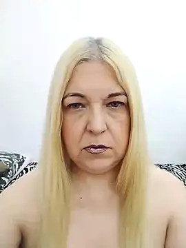 Snapshot of MarielaFerrer chatting on November 22, 2025, 12:15 pm MarielaFerrer online show from November 22, 2025, 12:15 pm