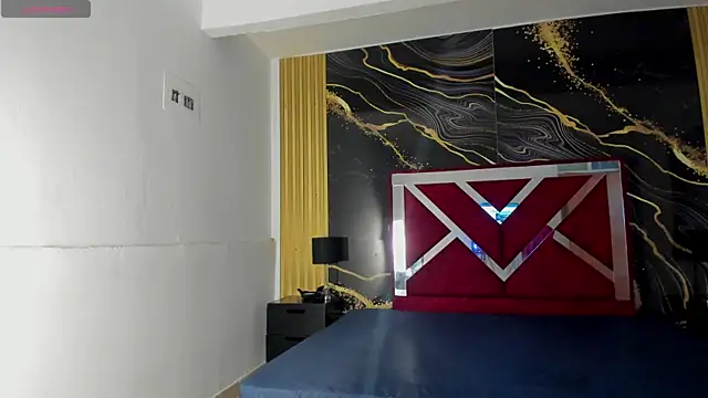 Snapshot of VioletRose_as chatting on January 6, 2026, 8:02 pm VioletRose as online show from January 6, 2026, 8:02 pm