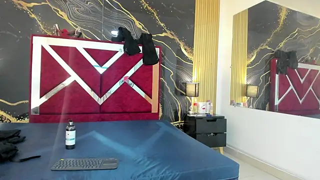 VioletRose as online show from November 8, 2025, 9:07 pm