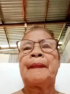 Snapshot of Sweet-Lita50 chatting on October 5, 2025, 12:45 am Sweet-Lita50 online show from October 5, 2025, 12:45 am