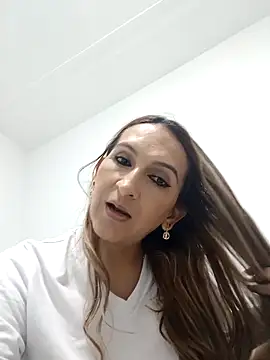 Snapshot of alanastones-19 chatting on October 10, 2025, 4:24 am alanastones-19 online show from October 10, 2025, 4:24 am