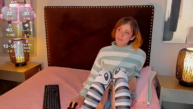 Snapshot of seraphine_star chatting on March 21, 2026, 8:19 am seraphine star online show from March 21, 2026, 8:19 am