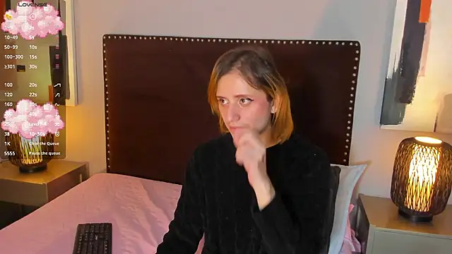 Snapshot of seraphine_star chatting on March 1, 2026, 11:54 am seraphine star online show from March 1, 2026, 11:54 am