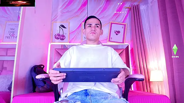 Snapshot of alessandro_musk chatting on April 30, 2026, 8:38 pm alessandro musk online show from April 30, 2026, 8:38 pm