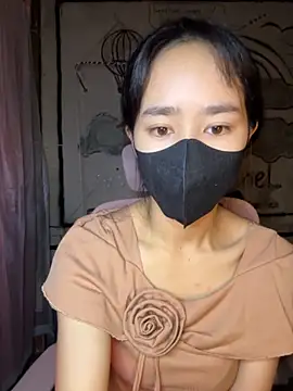 TiNa 04 online show from October 29, 2025, 11:58 pm