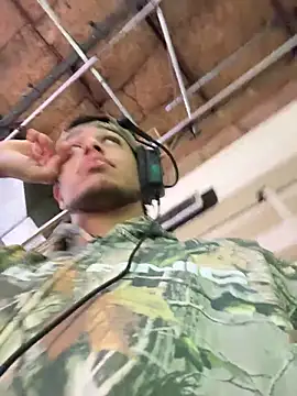 Snapshot of StrokingDaddy4 chatting on December 17, 2025, 11:37 am StrokingDaddy4 online show from December 17, 2025, 11:37 am