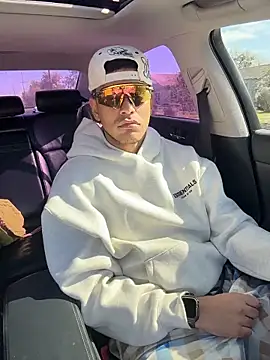 Snapshot of StrokingDaddy4 chatting on November 27, 2025, 5:24 pm StrokingDaddy4 online show from November 27, 2025, 5:24 pm