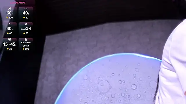 Snapshot of ReinaChloe chatting on February 17, 2026, 4:04 pm ReinaChloe online show from February 17, 2026, 4:04 pm