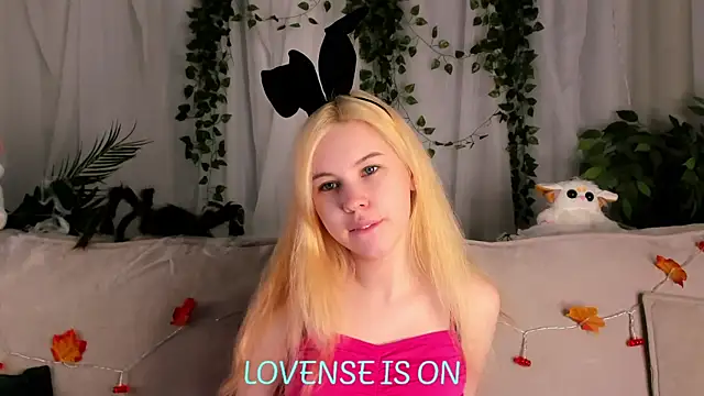 Snapshot of ElizSpieth chatting on October 21, 2025, 1:27 am ElizSpieth online show from October 21, 2025, 1:27 am