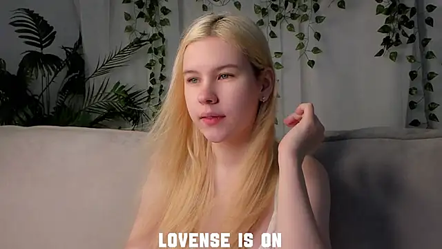 Snapshot of ElizSpieth chatting on November 16, 2025, 1:10 am ElizSpieth online show from November 16, 2025, 1:10 am