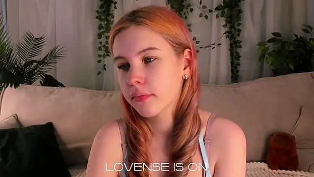 Snapshot of ElizSpieth chatting on October 14, 2025, 1:28 am ElizSpieth online show from October 14, 2025, 1:28 am