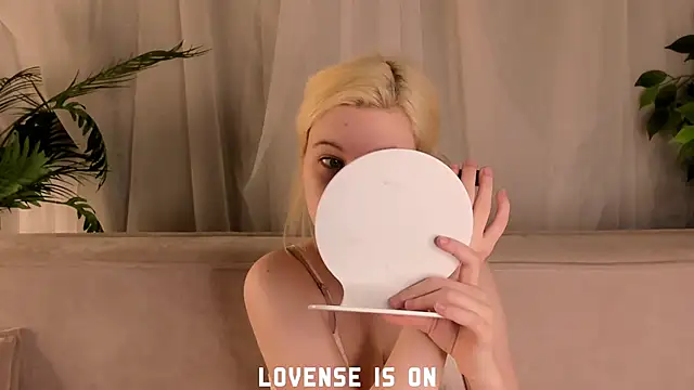 Snapshot of ElizSpieth chatting on November 8, 2025, 1:09 am ElizSpieth online show from November 8, 2025, 1:09 am