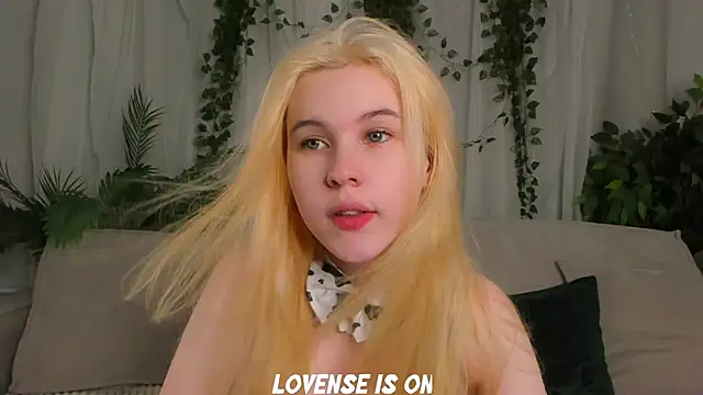 Snapshot of ElizSpieth chatting on October 29, 2025, 1:21 pm ElizSpieth online show from October 29, 2025, 1:21 pm