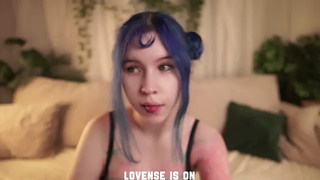 ElizSpieth online show from December 17, 2025, 1:21 am