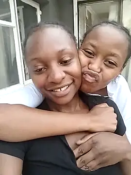 LonelyQueenxx25 online show from September 24, 2025, 3:40 pm