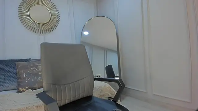 CharlotteBrownn  online show from October 2, 2025, 1:42 am