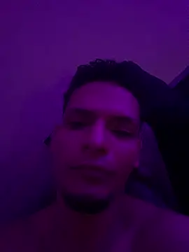 Snapshot of AlessandroKiing chatting on April 27, 2026, 7:17 am AlessandroKiing online show from April 27, 2026, 7:17 am