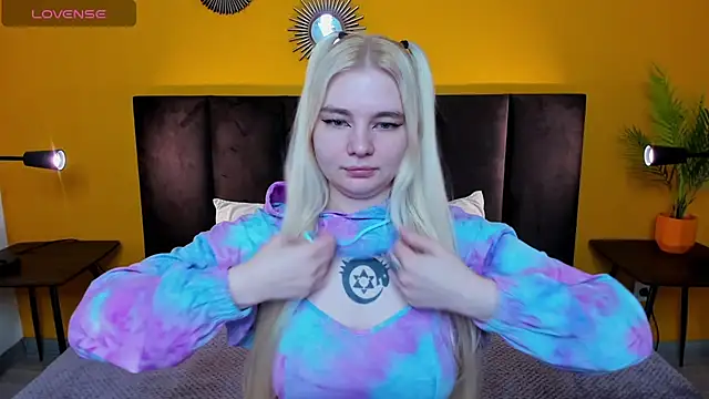 Snapshot of RuthBryant chatting on December 19, 2025, 12:36 am RuthBryant online show from December 19, 2025, 12:36 am