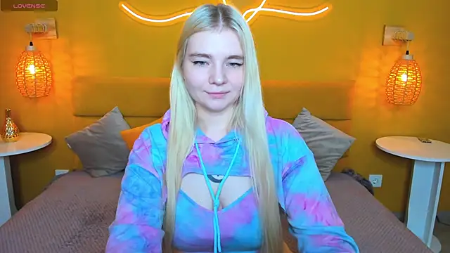 Snapshot of RuthBryant chatting on November 9, 2025, 12:36 am RuthBryant online show from November 9, 2025, 12:36 am