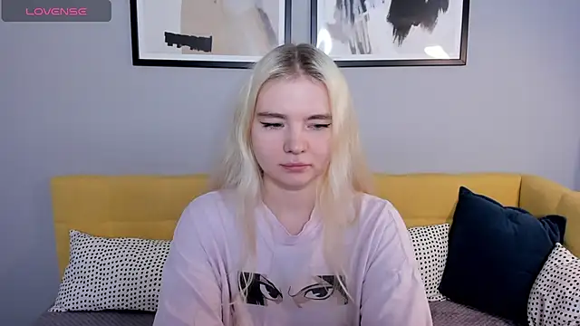 Snapshot of RuthBryant chatting on November 14, 2025, 1:20 am RuthBryant online show from November 14, 2025, 1:20 am