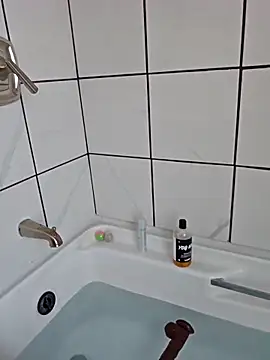 Sugarloveless online show from March 22, 2026, 9:27 pm